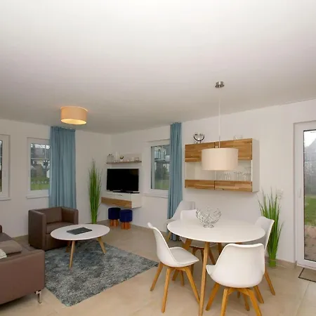 Strandnahe Rex Rugia: Terrasse Und Ahoi Erlebnisbad Apartment Lobbe